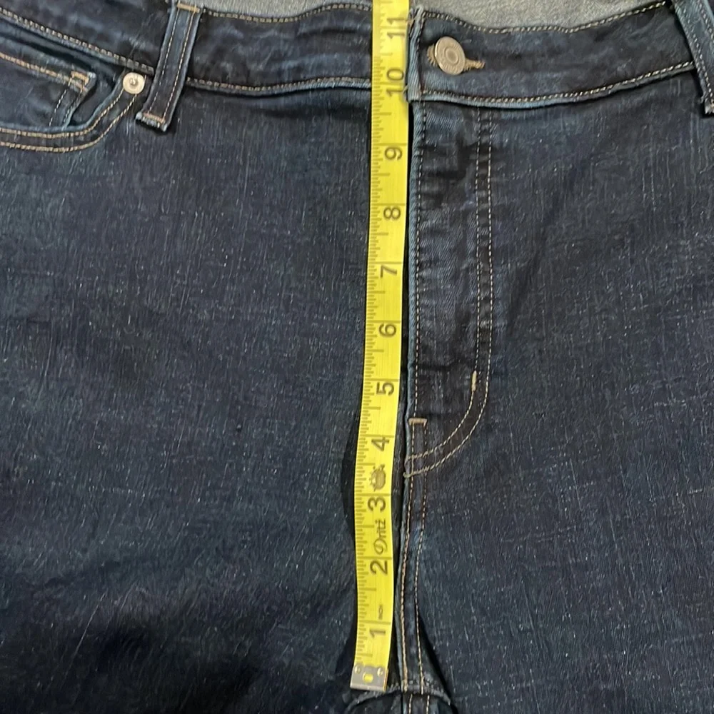 Levi’s dark denim 415 classic boot cut 30 inch inseam high rise - Picture 6 of 9
